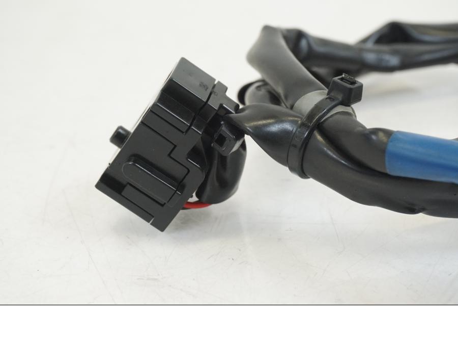 Vänster sida på Kopplingskontakt från en Yamaha MT-09 Tracer -2021 motorcykel.