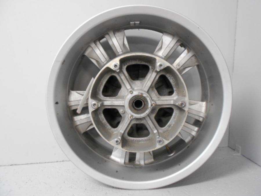 Framsidan på Fälg från en Honda CTX 1300 -2014 motorcykel.