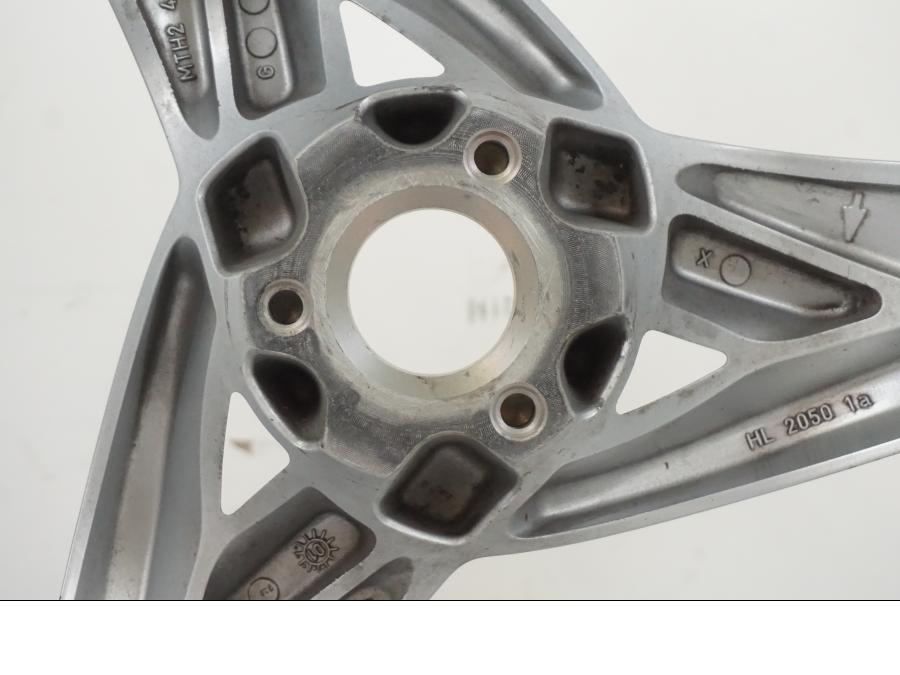 Extrabild2 på Fälg från en BMW F 650 CS -2002 motorcykel.