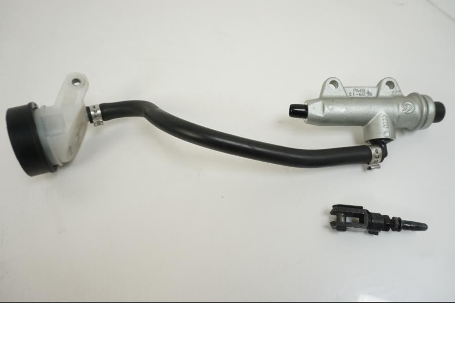 Framsidan på Bromshuvudcylinder från en BMW S 1000 R -2019 motorcykel.