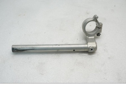 Framsidan på Styre från en Suzuki SV 650 -2006 motorcykel.