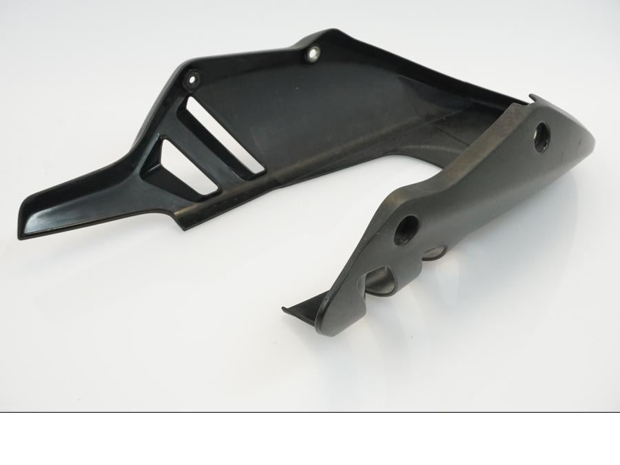 Höger sida på Magkåpa från en Kawasaki ER-6N -2009 motorcykel.