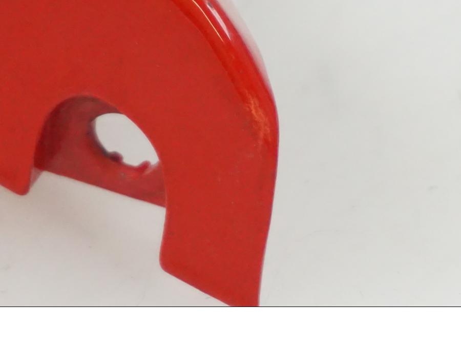 Snett nerifrån på Sidopanel från en Ducati Multistrada 1260 s -2016 motorcykel.