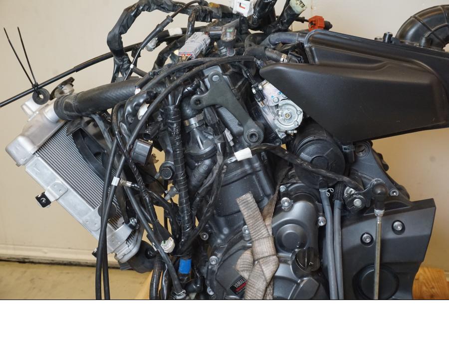 Extrabild5 på Motorpaket från en Yamaha YZF R7 -2022 motorcykel.