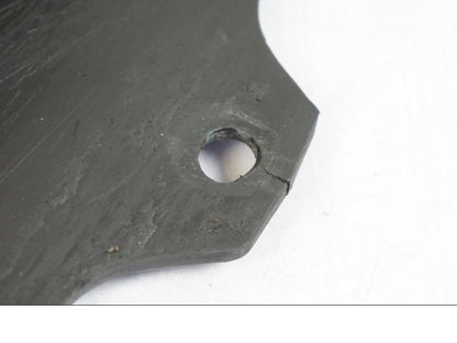 Vänster sida på Kedjeskydd från en Suzuki GSX 550 EF -1985 motorcykel.