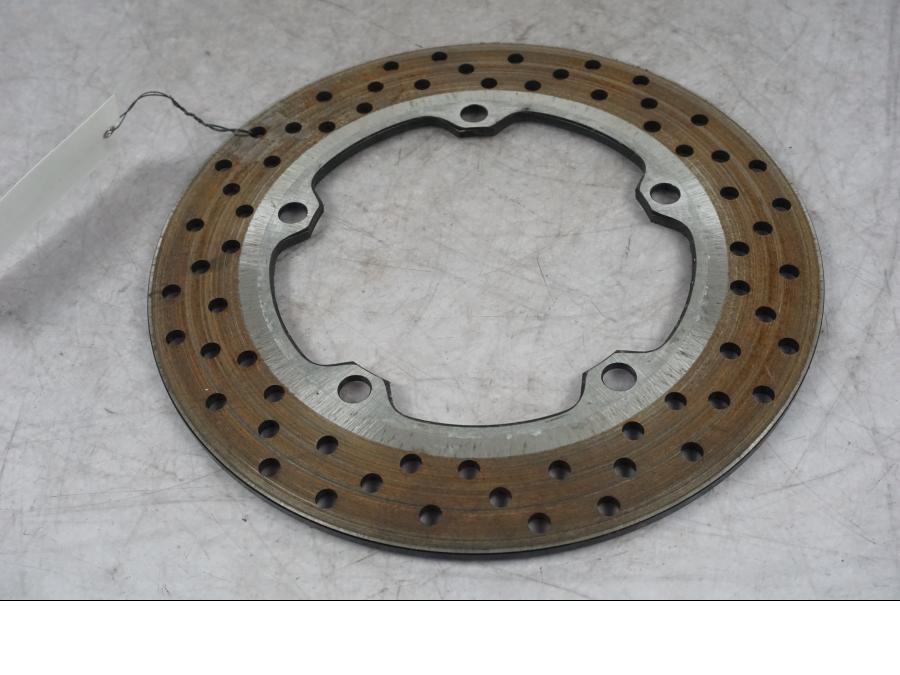 Framsidan på Bromsskiva från en Yamaha MT-09 -2024 motorcykel.