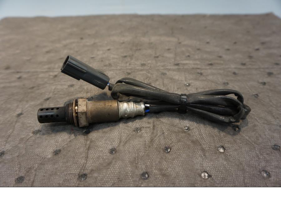 Framsidan på Lambdasond från en Yamaha FJR 1300 -2004 motorcykel.