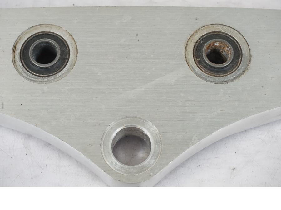 Baksidan på Gaffelkrona från en Suzuki VL 800 -2002 motorcykel.