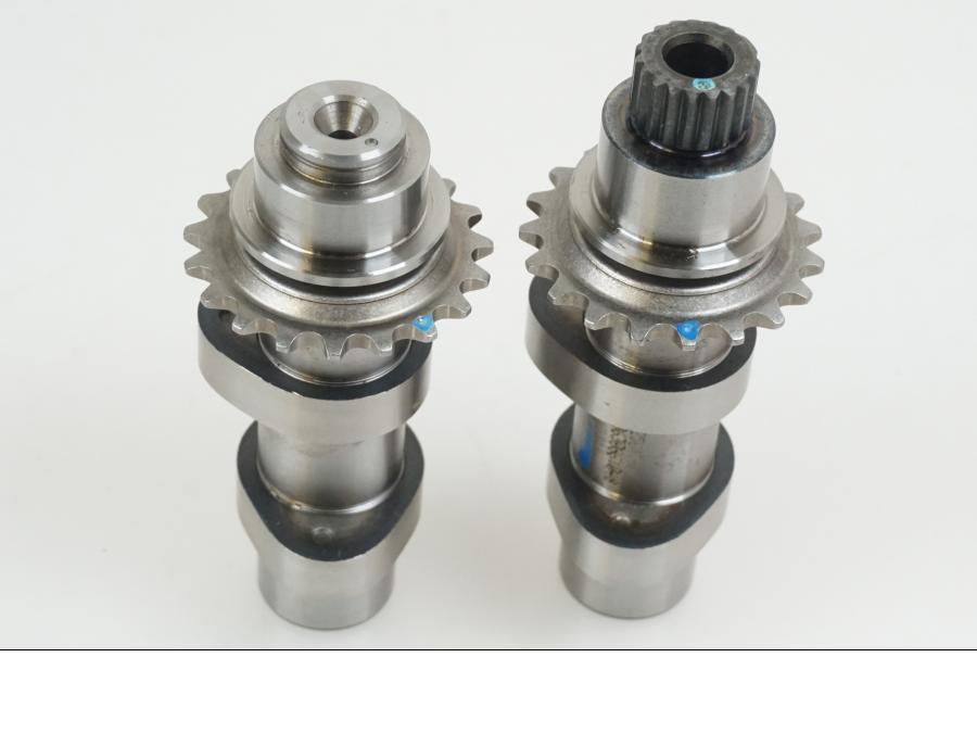 Vänster sida på Kamaxel från en H-D FXD Dyna Glide -2013 motorcykel.