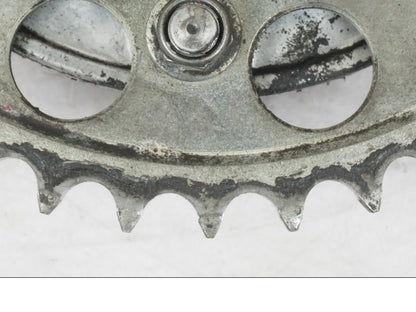 Snett uppifrån på Drevfäste från en Suzuki GSX-R 750 -2001 motorcykel.