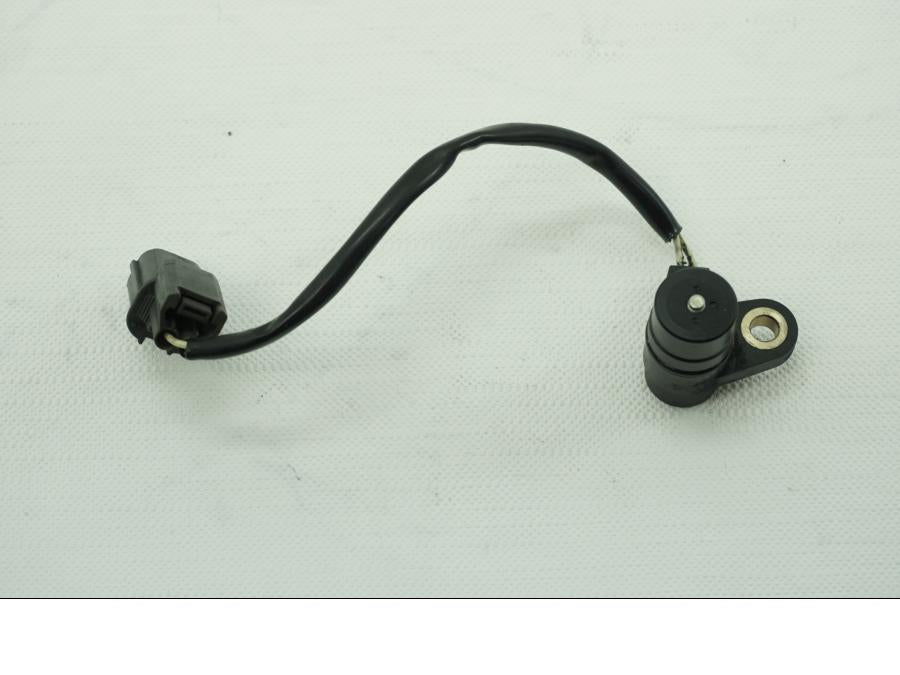 Baksidan på Kamaxelgivare från en Kawasaki ZX-6R -2007 motorcykel.