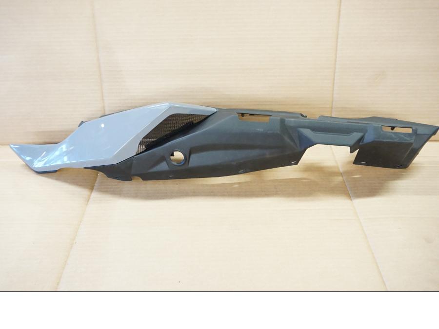 Framsidan på Bakvinge från en Yamaha MT-09 Tracer -2019 motorcykel.