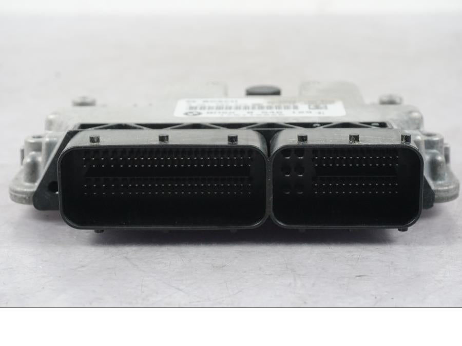 Baksidan på Motronic styrenhet från en BMW K 1600 GTL -2015 motorcykel.