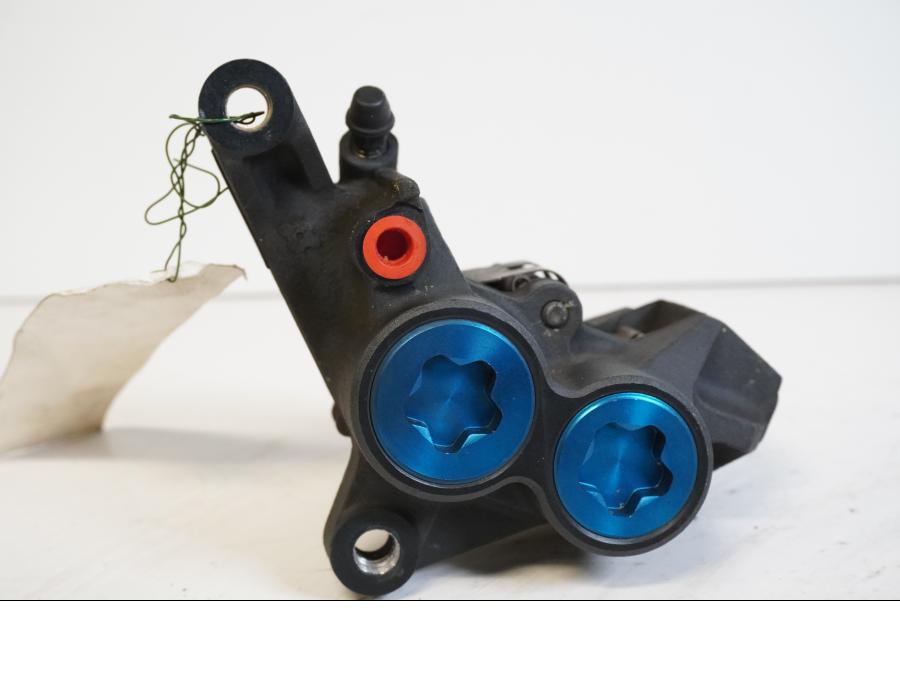 Framsidan på Bromsok från en Yamaha YZF R6 -2000 motorcykel.