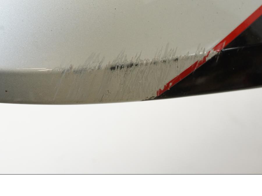 Höger sida på Väskdekor från en BMW K 1600 -2020 motorcykel.