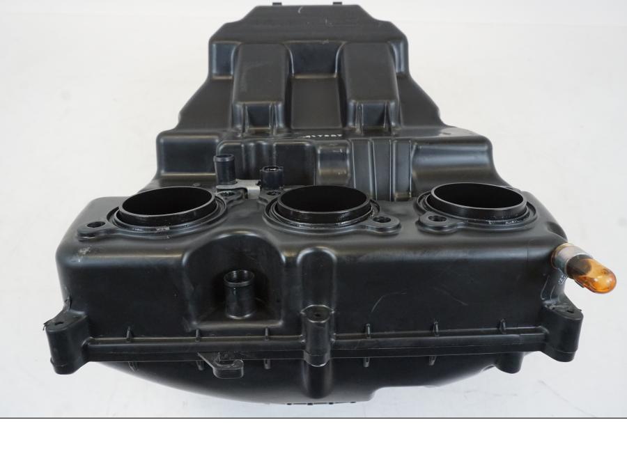 Extrabild4 på Luftburk från en Triumph Speed Triple -2021 motorcykel.