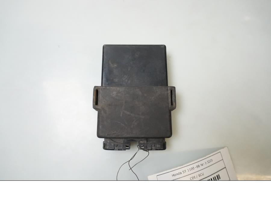 Baksidan på CDI / ECU från en Honda ST 1100 -1998 motorcykel.