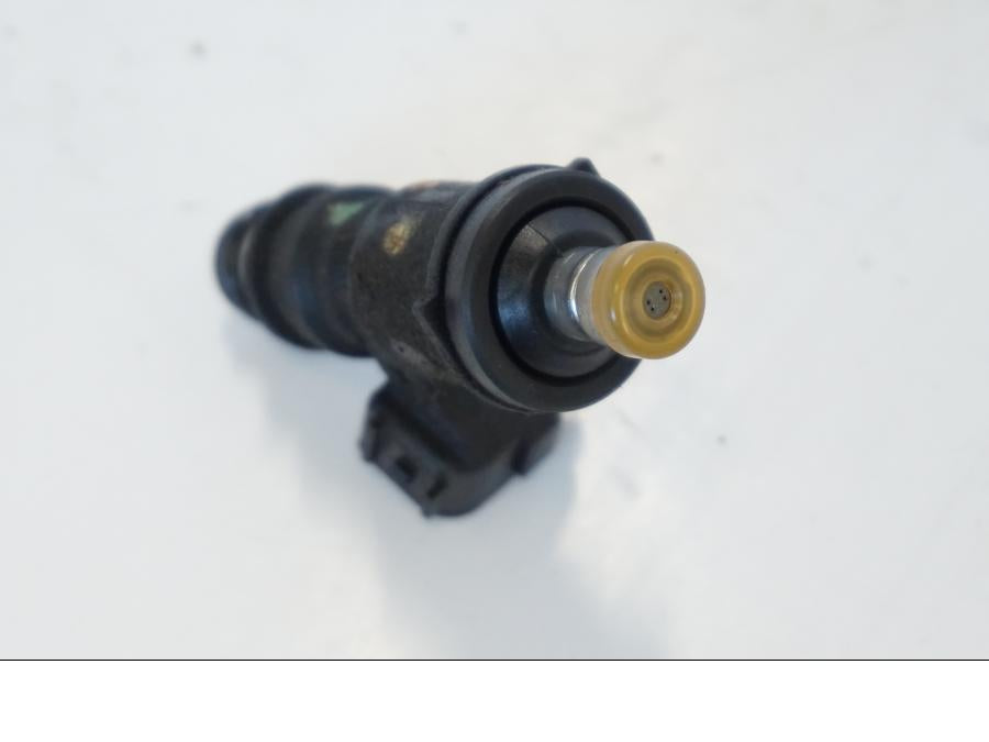 Snett nerifrån på Spridare från en Honda CBR 900 RR -2001 motorcykel.