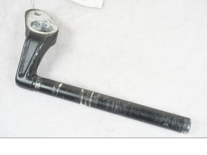 Snett nerifrån på Styre från en Suzuki GSX 400 -1983 motorcykel.