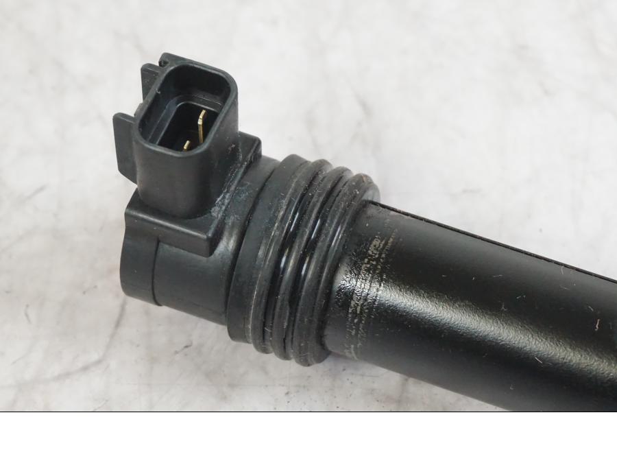 Höger sida på Tändspole från en Kawasaki ZX-6R -2006 motorcykel.