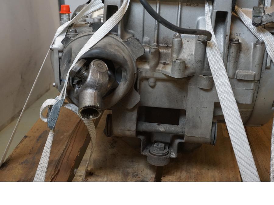 Vänster sida på Motor från en Yamaha XJ 900 S -1997 motorcykel.