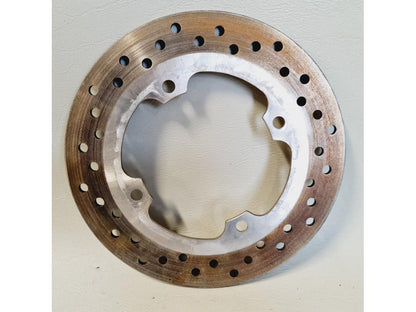 Baksidan på Bromsskiva från en Honda CB 600 Hornet -2007 motorcykel.