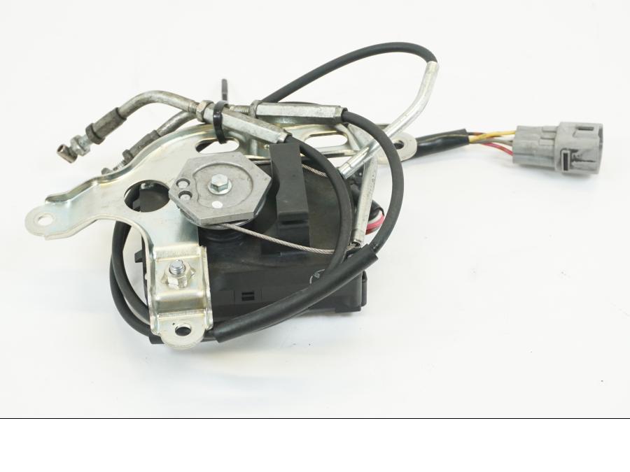 Vänster sida på Avgasspjällmotor från en Suzuki GSX-R 1000 -2009 motorcykel.