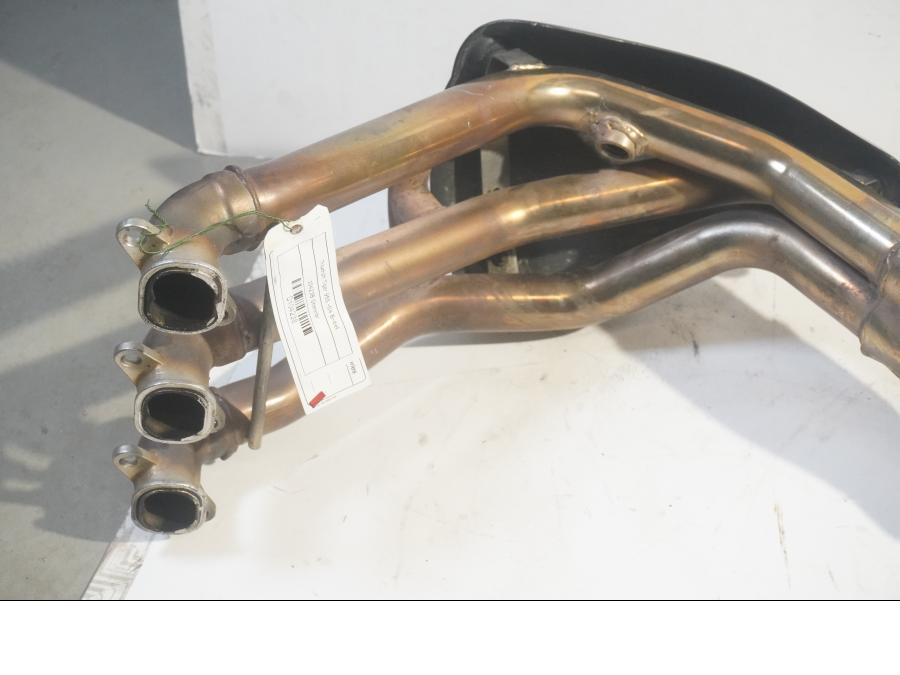 Baksidan på Grenrör från en Triumph Tiger 955 -2004 motorcykel.