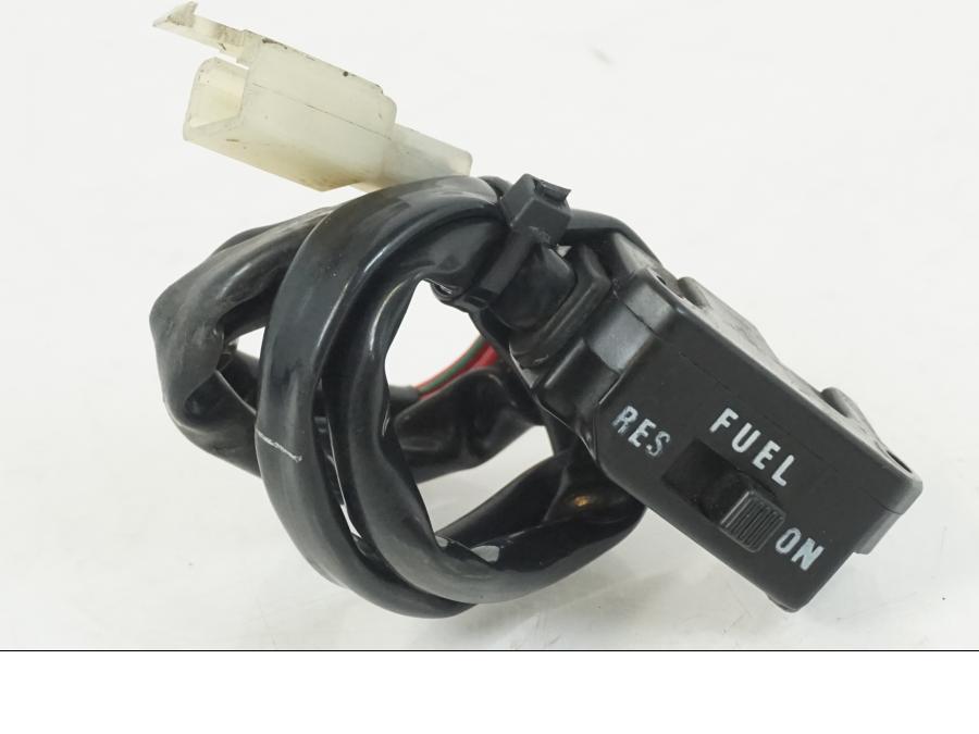 Framsidan på Bensinreservkontakt från en Yamaha XV 1100 -1993 motorcykel.