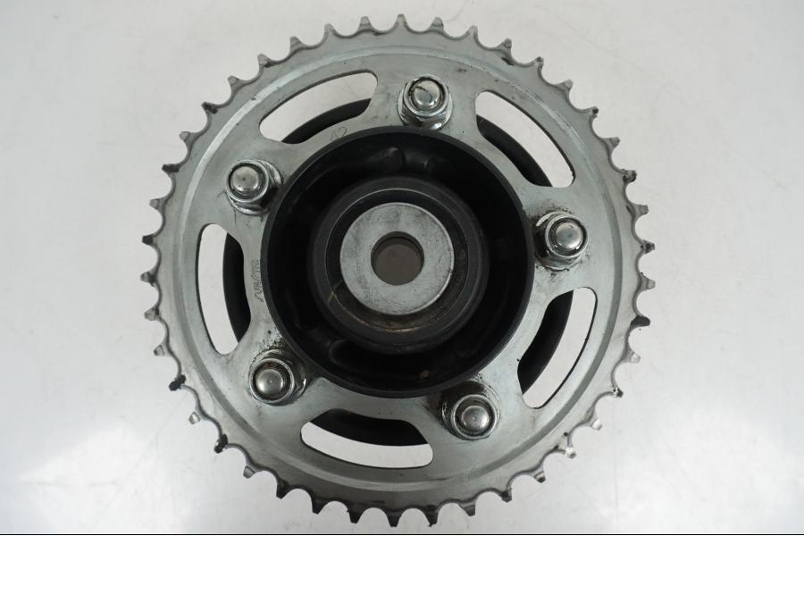 Framsidan på Drevfäste från en Honda CB 650 F Hornet -2017 motorcykel.