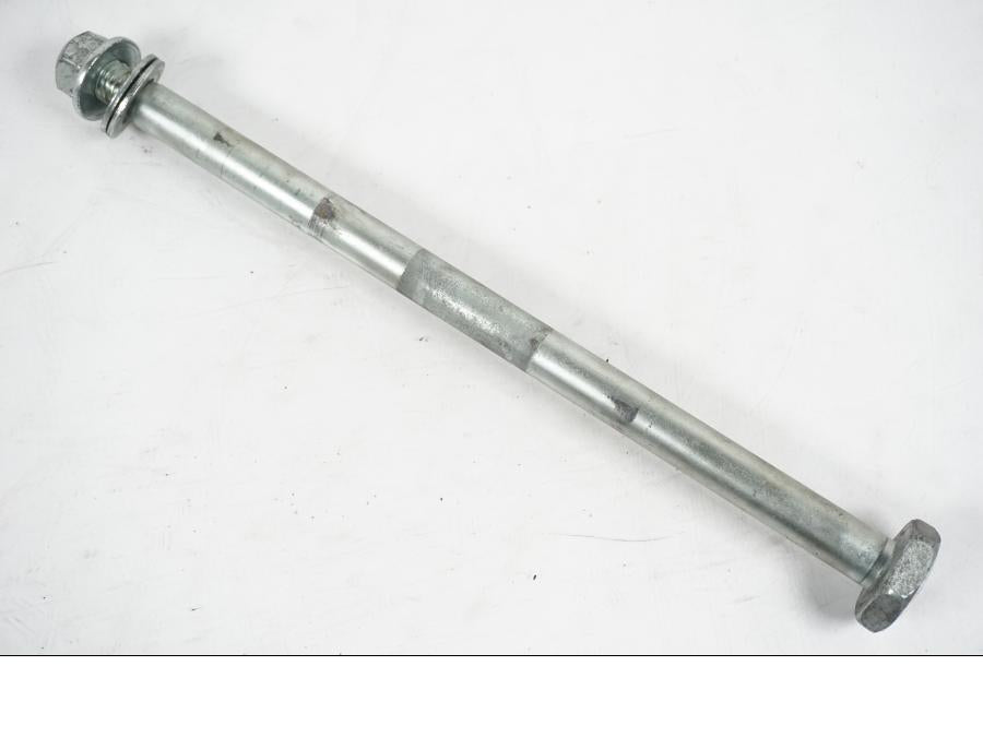 Framsidan på Axel från en H-D Softail Standard FXST -2001 motorcykel.