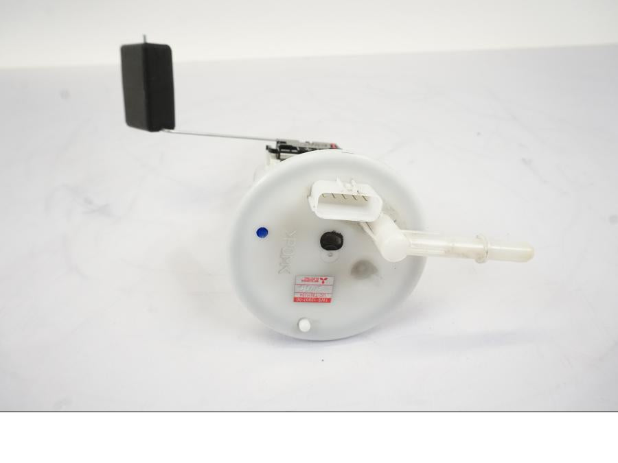 Vänster sida på Bensinpump insprut från en Yamaha MT-07 -2018 motorcykel.