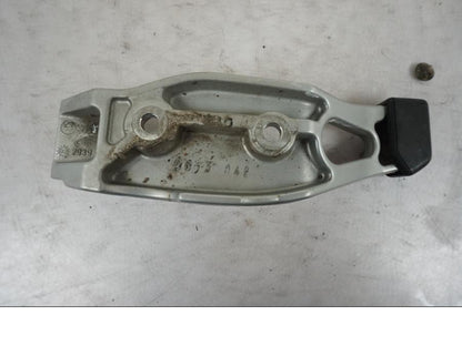 Framsidan på Sidoväskhållare från en BMW R 850 R -2004 motorcykel.