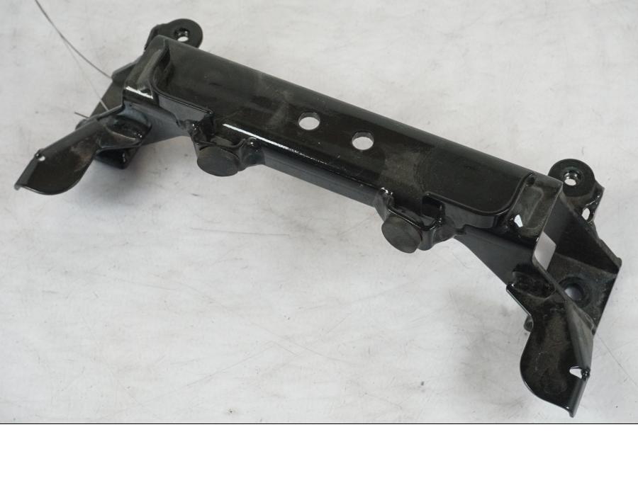 Framsidan på Sadelfäste från en Kawasaki Z 900 -2019 motorcykel.