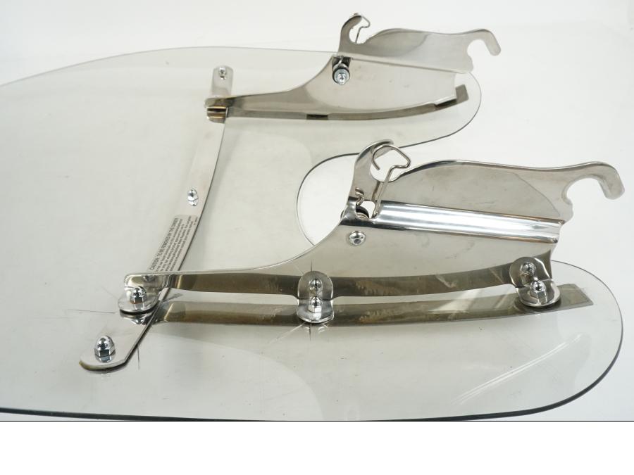 Extrabild2 på Vindruta från en H-D Dyna Switchback FLD -2005 motorcykel.