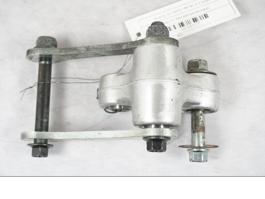 Extrabild1 på Stötdämparlänkage från en Suzuki SV 650 -1999 motorcykel.