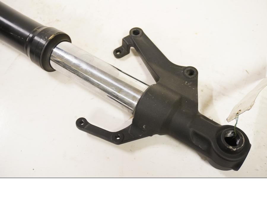 Baksidan på Gaffelben från en Yamaha FZ-1 N -2007 motorcykel.