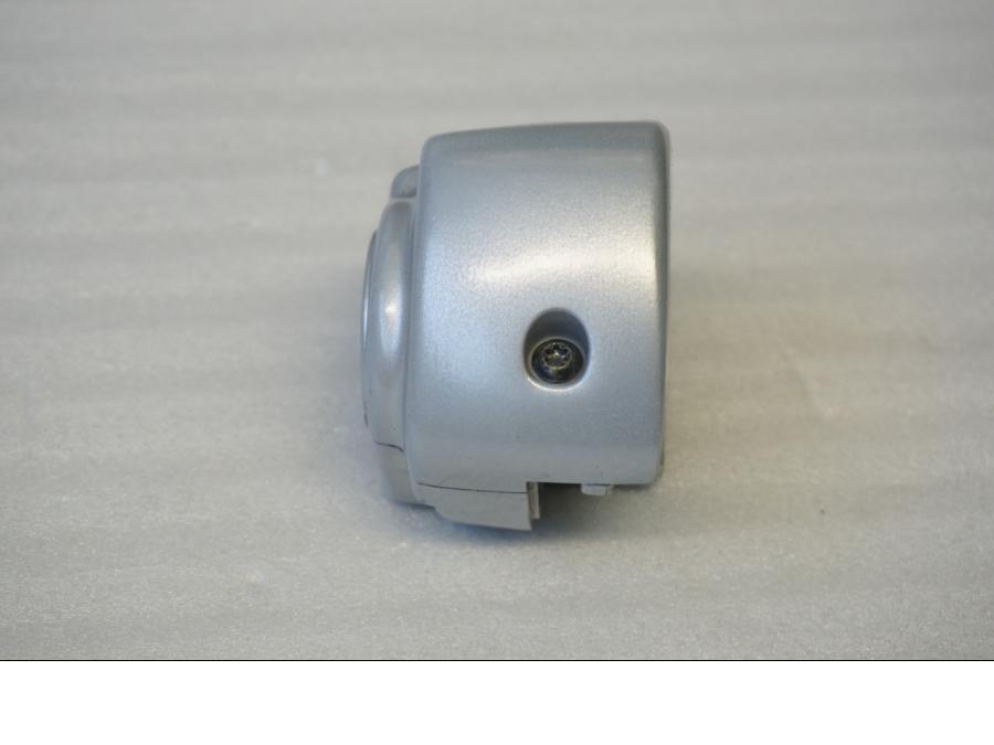 Höger sida på Styrelreglage från en H-D V-Rod 1130 -2002 motorcykel.