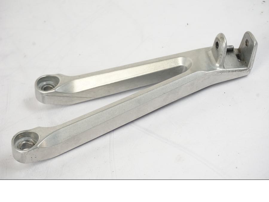 Baksidan på Fotpinnefäste från en Honda CBR 1000 RR -2007 motorcykel.