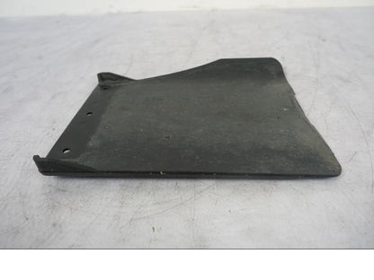 Baksidan på Stänkskydd från en Honda VTR 1000 F -1997 motorcykel.