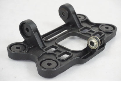 Baksidan på Instrumentpanelsfäste från en KTM 390 Adventure -2021 motorcykel.