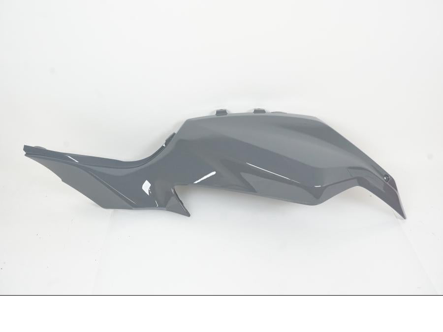 Framsidan på Bensintankskåpa från en Yamaha MT-07 -2017 motorcykel.