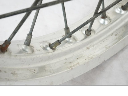 Extrabild5 på Fälg från en Kawasaki KL 650A -1987 motorcykel.