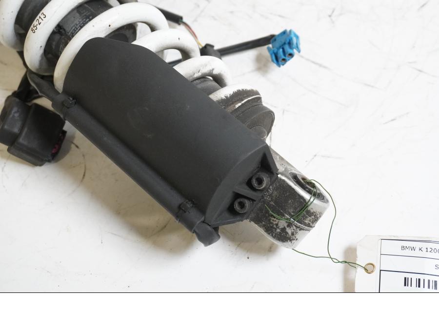 Höger sida på Stötdämpare från en BMW K 1200 R Sport -2007 motorcykel.