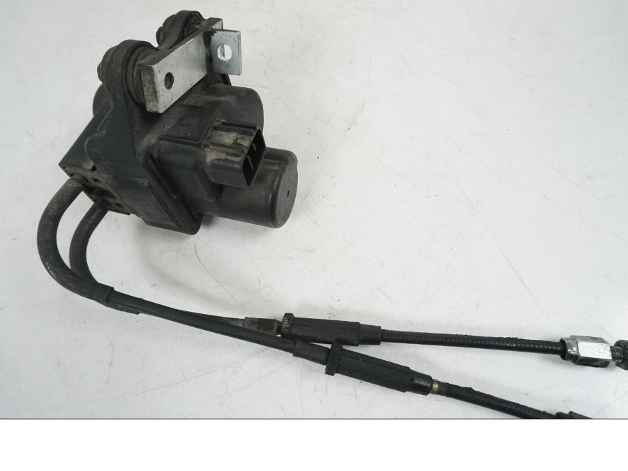 Vänster sida på Avgasspjällmotor från en Yamaha YZF 1000 R1 -2004 motorcykel.