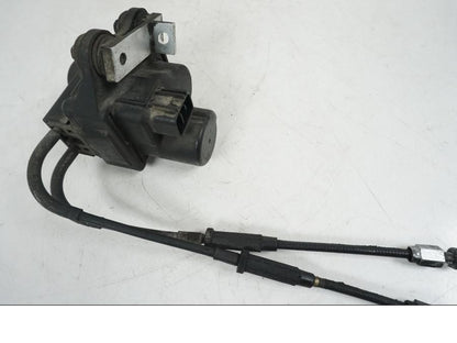 Vänster sida på Avgasspjällmotor från en Yamaha YZF 1000 R1 -2004 motorcykel.