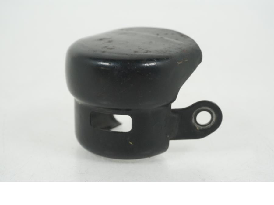 Baksidan på Bromshuvudcylinderskydd från en Yamaha XVS 1100 -2004 motorcykel.