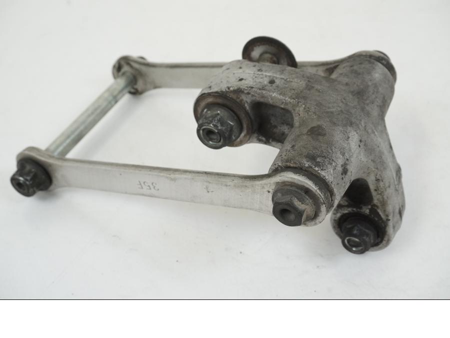 Extrabild2 på Stötdämparlänkage från en Suzuki GSX-R 1000 -2003 motorcykel.