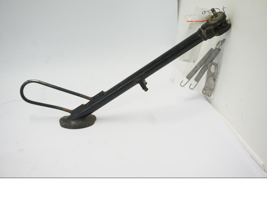 Vänster sida på Sidostöd från en BMW G 650 GS -2011 motorcykel.