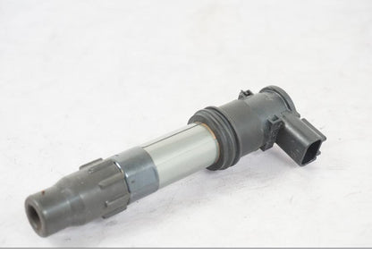 Baksidan på Tändspole från en Suzuki GSX-S 1000 -2017 motorcykel.